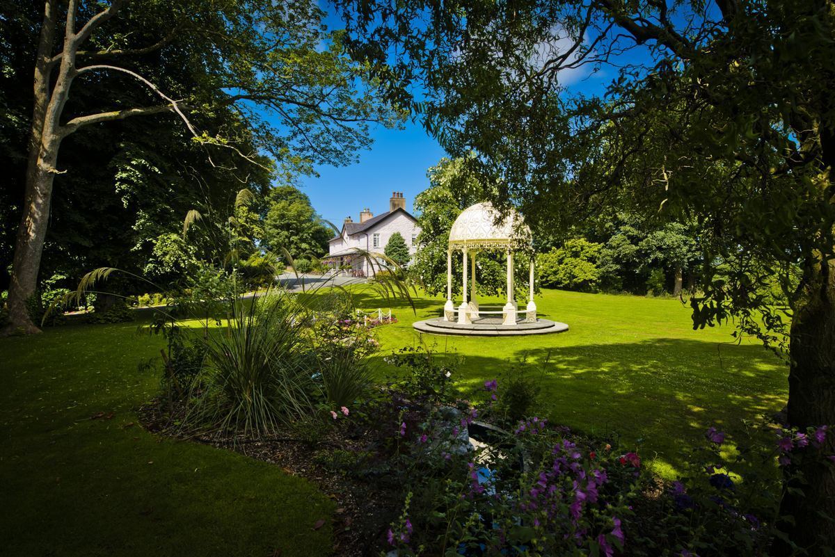 Plas Dinas Country House